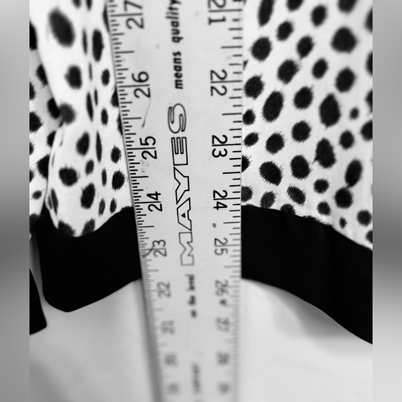 Ann Taylor Blouse Sheath Dalmatian Printed Black/White Exposed Zip Medium NEW - Picture 12 of 15
